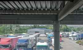 Blocaj la vama Leușeni Camioanele care transportă marfă de aproape 14 ore intra în țară