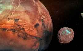 Появились фото спутника Марса при разных температурах