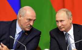 Putin a discutat la telefon cu Lukaşenko despre situația din Belarus