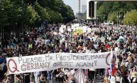 Protest împotriva măsurilor antiCOVID la Berlin 300 de persoane reținute