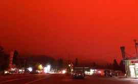 Cum arată cerul ziua întrun oraș din statul Oregon cuprins de incendii VIDEO 