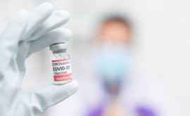 В Китае испытают вакцину от коронавируса в виде назального спрея
