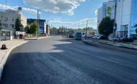 Ion Ceban a promis că strada Albișoara va fi complet restaurată pînă la sfîrșitul anului