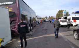 Власти занимаются проблемой застрявших на таможне автобусов с гражданами Молдовы
