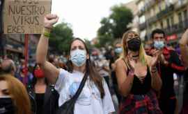 В Мадриде прошли акции против новых ограничений для сдерживания коронавируса
