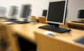 150 подаренных компьютеров поступят в школы страны