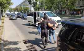 Полиция задержала наркоторговцев при развозке товара