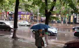 В Кишиневе дожди мэр столицы призывает не выезжать в город без острой необходимости