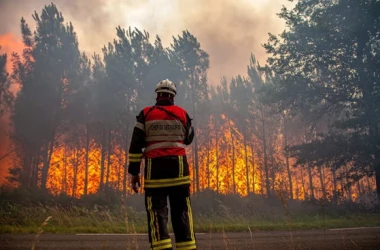 Сильнейшие пожары на юго-западе Франции