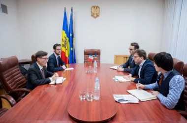 Дмитрий Алайба провел встречу с послом Франции в Молдове Полем Грэмом 