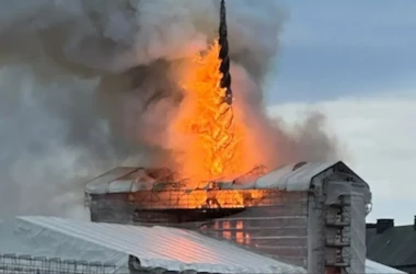 Incendiu la Copenhaga. Arde clădirea Bursei. Scenariul Notre Dame se repetă