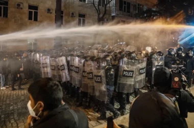 Georgia: Poliţia a folosit gaze lacrimogene şi gloanţe de cauciuc împotriva demonstranţilor