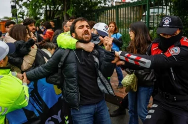 Istanbul, sub stare de asediu: Ciocniri violente şi zeci de arestări