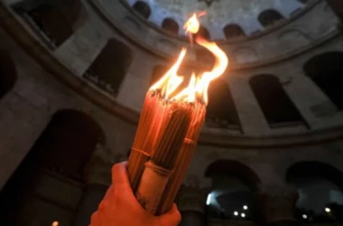 Vezi la ce oră va ajunge focul haric la Catedrala Mitropolitată