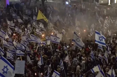 Тысячи израильтян вышли на акцию протеста в Тель-Авиве
