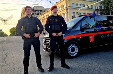 Zeci de persoane au fost reținute de carabinieri