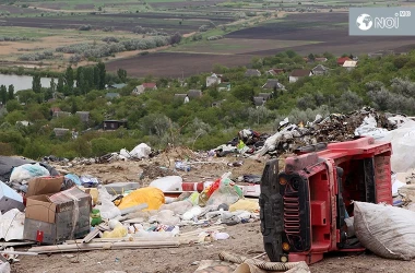 Bomba ecologică de la Rezeni: Ecosistemul din apropiere, otrăvit de tonele de deșeuri
