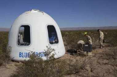 O rachetă a companiei Blue Origin, cu şase turişti la bord, va fi lansată duminică