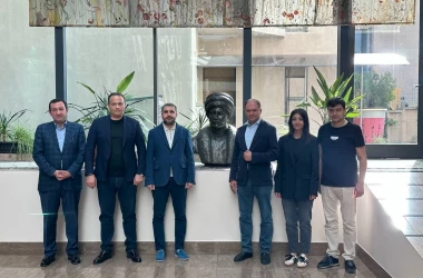 Bustul lui Manuc Bei Mirozoian a ajuns la Primăria din Erevan