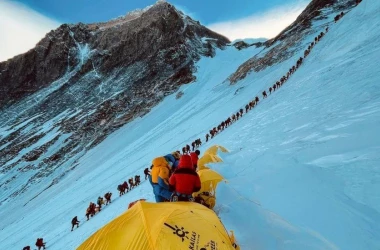 Alpiniștii și Everstul: A fost stabilit un nou record 