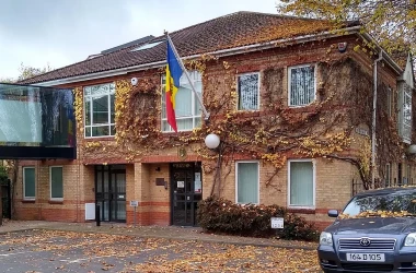 Ambasada Republicii Moldova la Londra este datoare companiei de transport 
