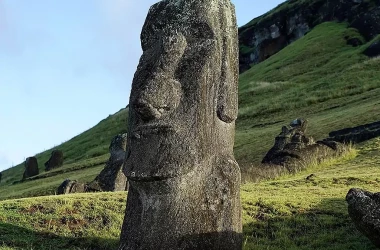 Celebrele statui de pe Insula Paștelui, amenințate cu dispariția
