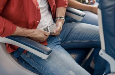 Инцидент с Singapore Airlines показывает, почему вы всегда должны быть пристегнуты ремнем безопасности