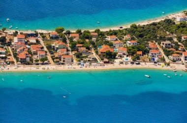 Incredibil: Ce sînt îndemnați să facă turiștii la o stațiune de vacanță din Croația