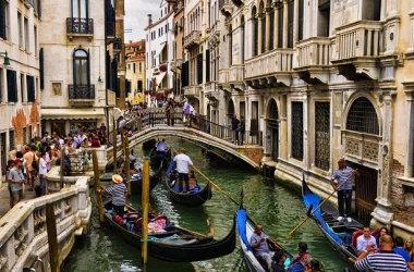 В Венеции ввели новые ограничения. Что запрещено делать туристам