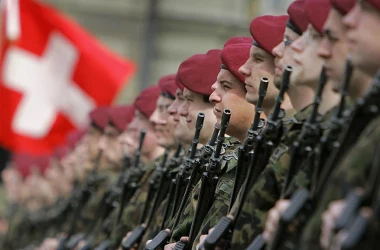 Armata Elveției va activiza cîteva mii de militari