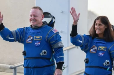Primul echipaj uman transportat de noua capsulă spaţială a Boeing, Starliner, întîmpinat la bordul ISS