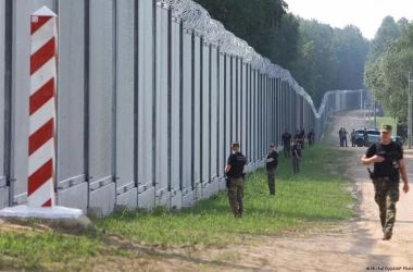 Guvernul de la Varşovia aprobă o zonă-tampon la frontiera dintre Polonia şi Belarus