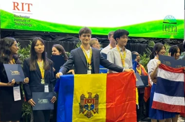 Два молдавских школьника победили на Международной олимпиаде Genius в США