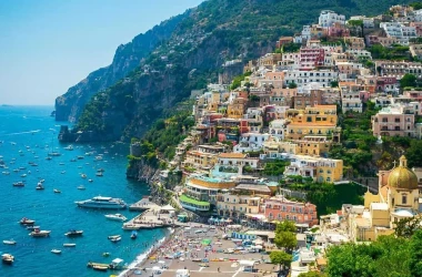 Почему туристам запретили въезд на итальянский остров Капри 