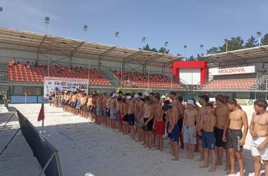 Национальный чемпионат по пляжной борьбе собрал сотни спортсменов