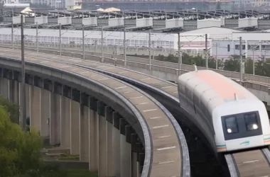 Proiectul japonez privind trenul „glonţ”, cel mai rapid din lume, bate pasul pe loc 