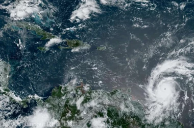 Uraganul Beryl atinge categoria maximă; cel puţin un mort în estul Caraibilor