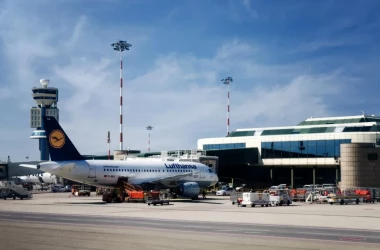 Главный аэропорт Милана будет носить имя самого противоречивого экс-премьера Италии