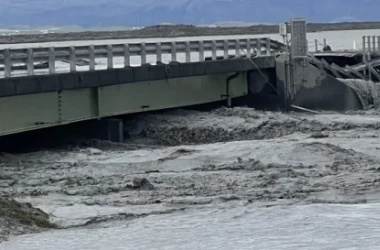 În Islanda, s-a prăbușit o parte dintr-un pod