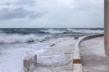 Peste 1.000 de zboruri, anulate în Florida din cauza uraganului Helene