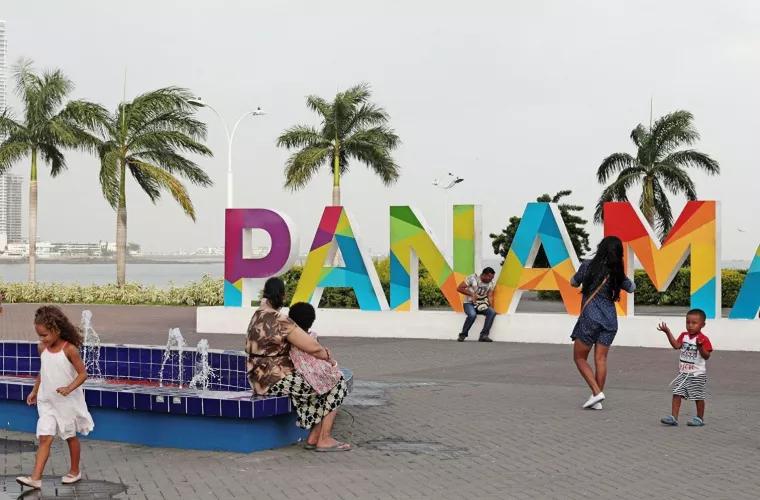 Statul Panama îşi redeschide, după şapte luni, frontierele pentru turişti