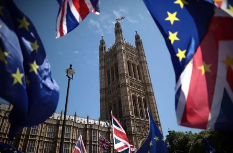 Liderii statelor UE cer Londrei să adopte paşii necesari pentru un acord privind relaţiile viitoare