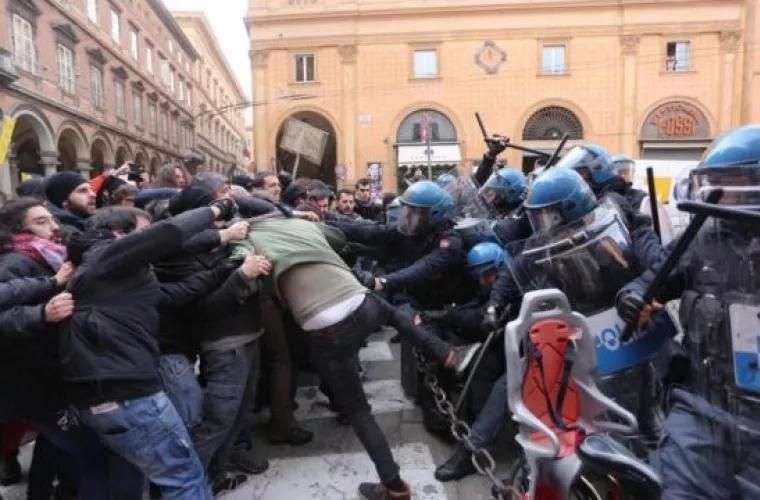 Luni noaptea, Italia a fost cuprinsă de un val de proteste violente 