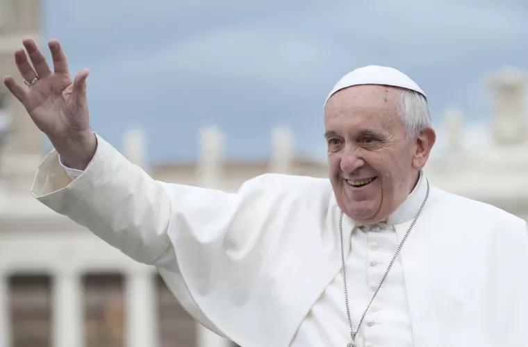 Papa Francisc oferă gratuit teste Covid pentru cei nevoiași