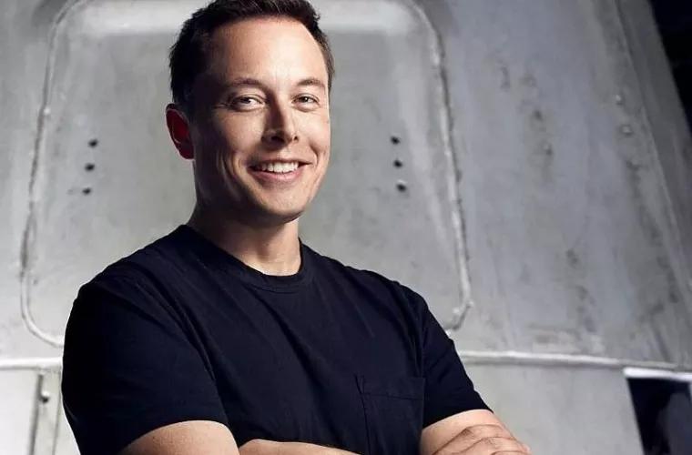 Elon Musk a dezvăluit că a încercat să vîndă Tesla către Apple