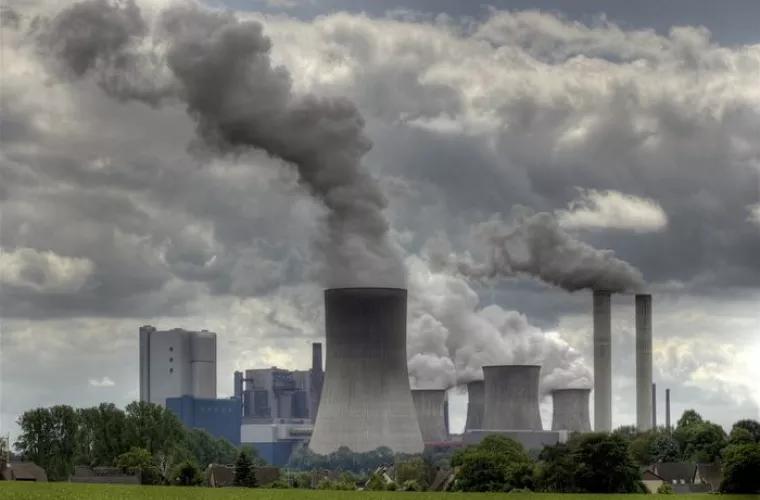 Emisiile de dioxid de carbon au scăzut în 2020 pînă la nivelul înregistrat acum zece ani