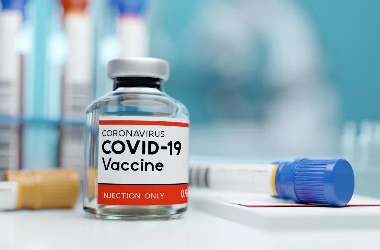 Mărturiile unei moldovence care s-a vaccinat împotriva COVID-19. Cum se simte acum