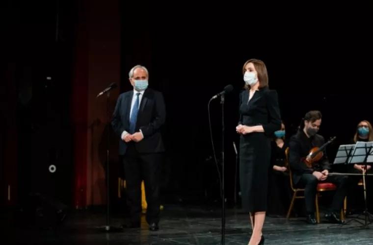 Maia Sandu a felicitat echipa Teatrului Național „Mihai Eminescu” cu aniversarea a 100 de ani