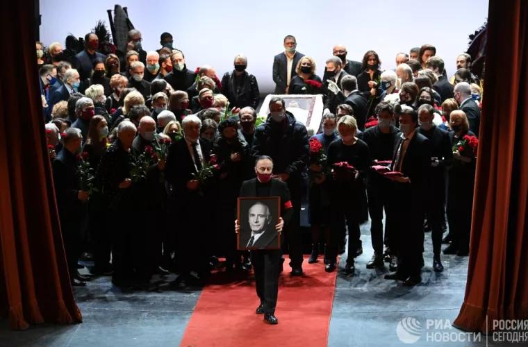 La Moscova a avut loc ceremonia de rămas bun de la Vasili Lanovoi