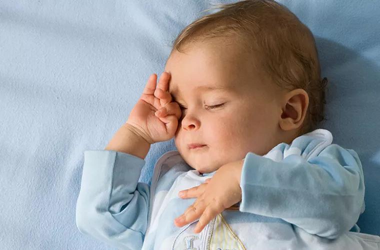 Somnul permite creierului să stocheze cuvintele auzite pe parcursul zilei